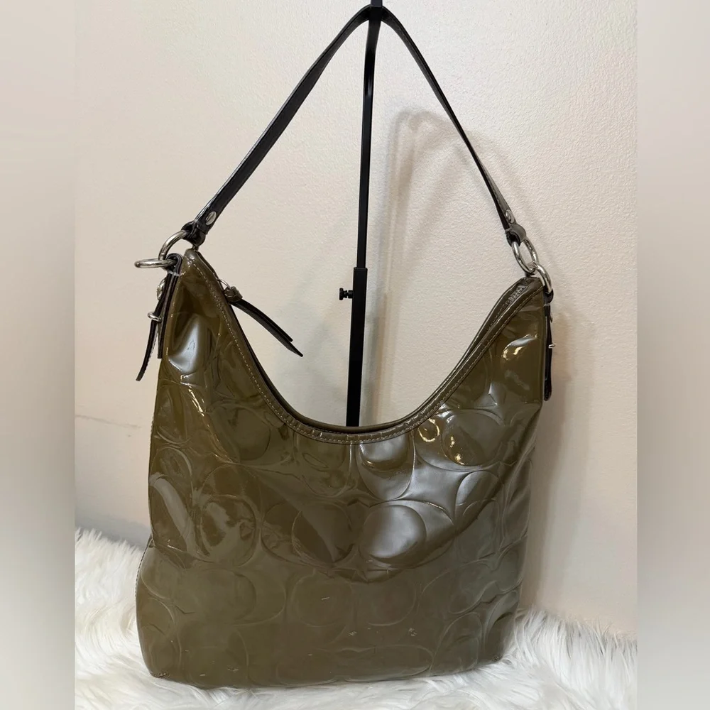 Coach Glossy Olive Shoulder Bag#F16172